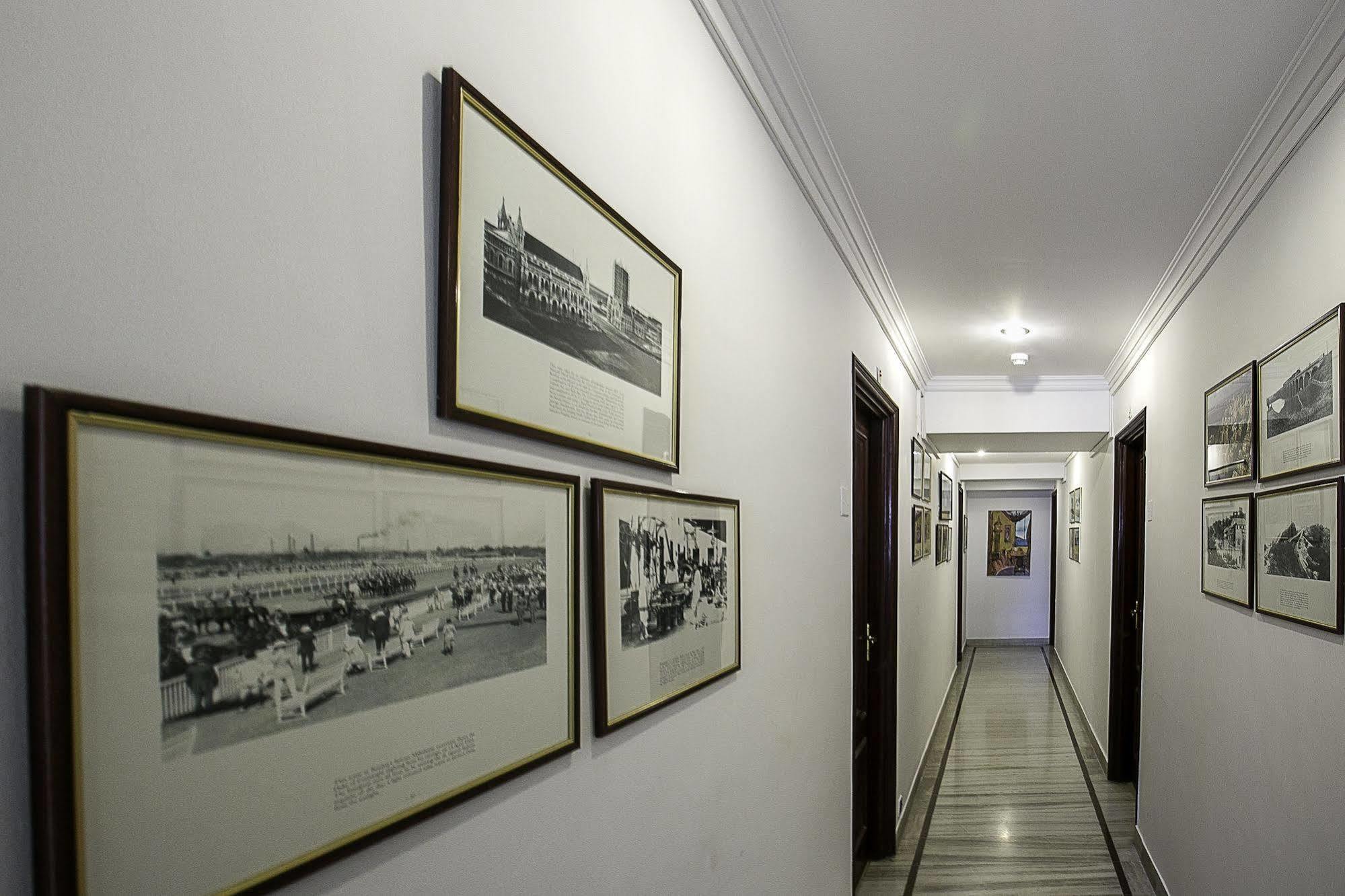Hotel Treebo Trend New Castle Mumbai Exterior foto